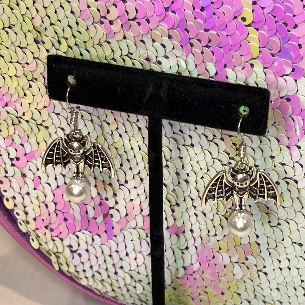Cute Bat Earrings With Pearl
